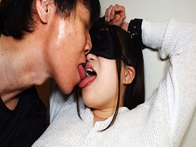 借金返済のため、私の愛しい娘、紹介します。まだうら若いピチピチのぽっちゃり巨乳娘でございます。萌香　サンプル画像11